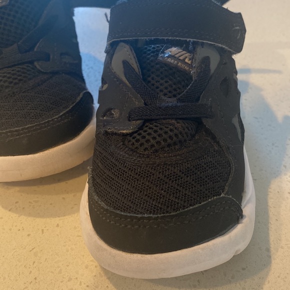 Toddler Nike Free run2 runners - Picture 4 of 6